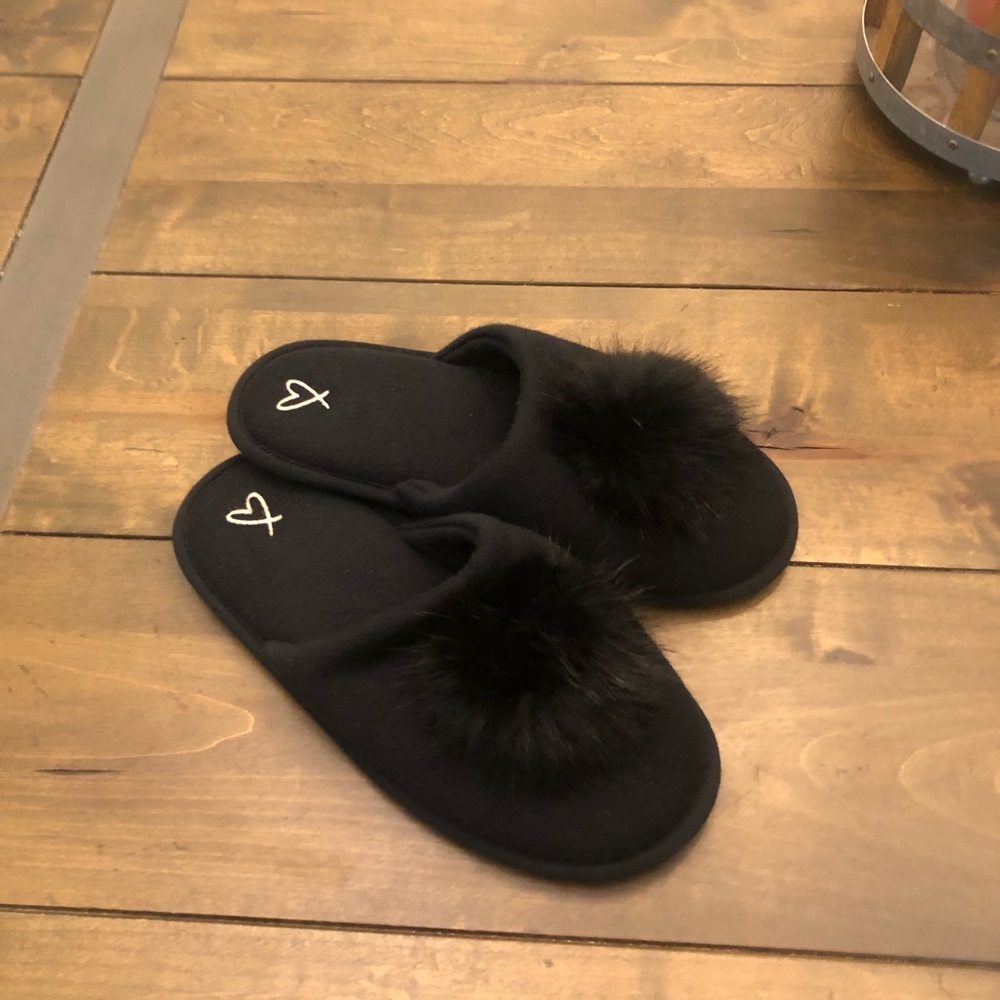 Victoria’s Secret Bedroom Slippers - Picture 11 of 12
